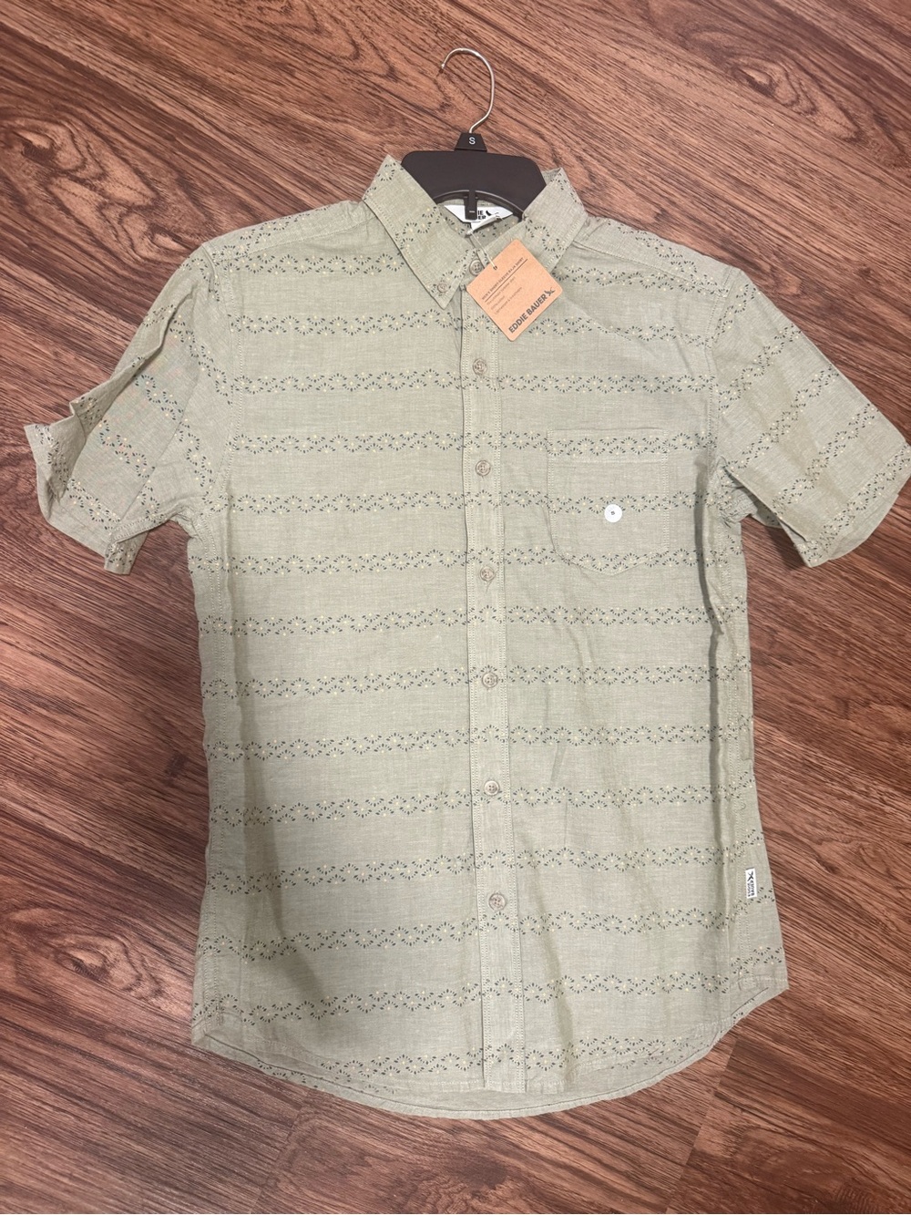 Eddie Bauer Men's Baja Short-Sleeve Print Shirt in the color Dusty Sage S NEW